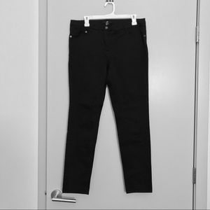 ✨🖤H&M Black Skinny Jeans✨